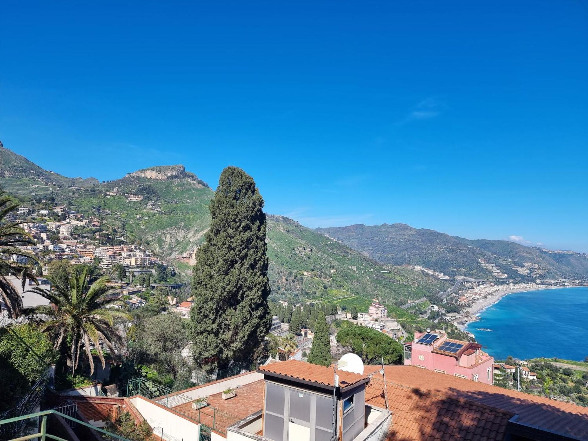 Borgo Di Taormina Apartments By Holiday World Gaggi Exterior photo